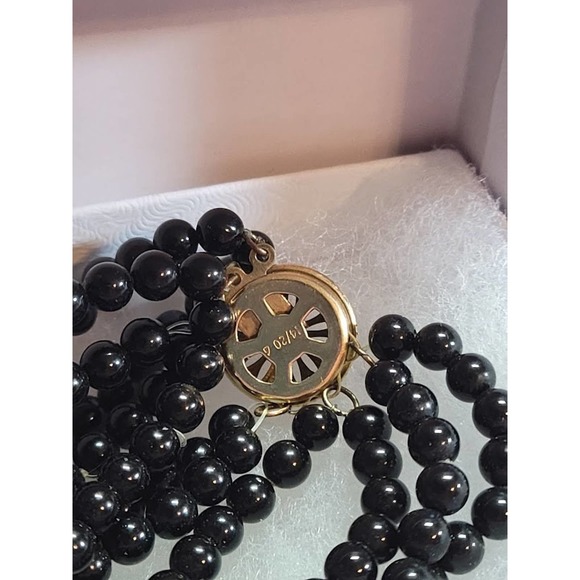 Vintage multistrand baroque pearl black glass bead necklace with 14k gold clasp - Picture 5 of 7